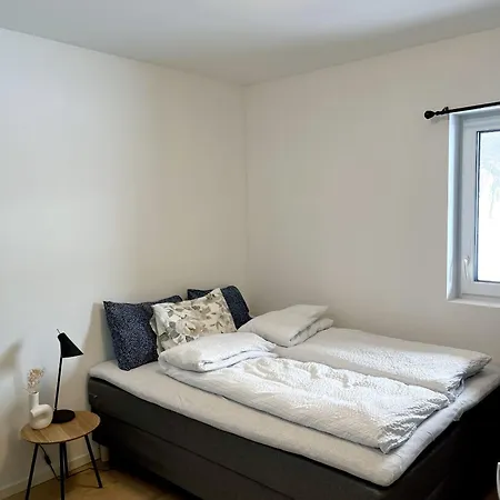 - Moderne Og Romslig Bolig Ved Havet *