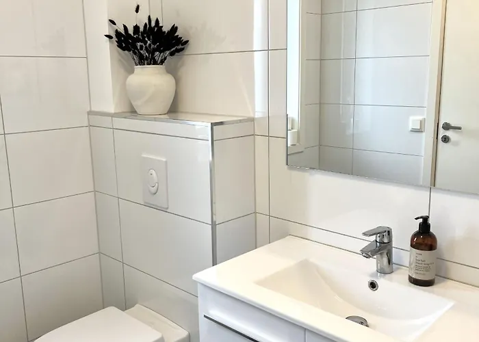 - Moderne Og Romslig Bolig Ved Havet Kabelvåg